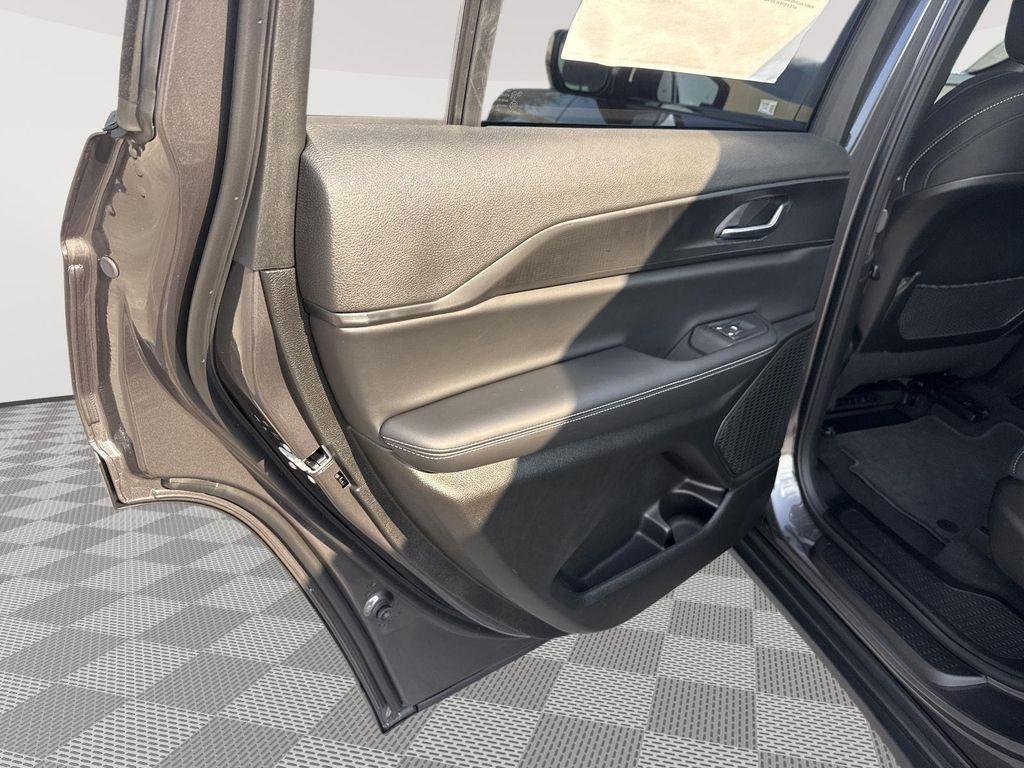 new 2025 Jeep Grand Cherokee L car, priced at $36,728