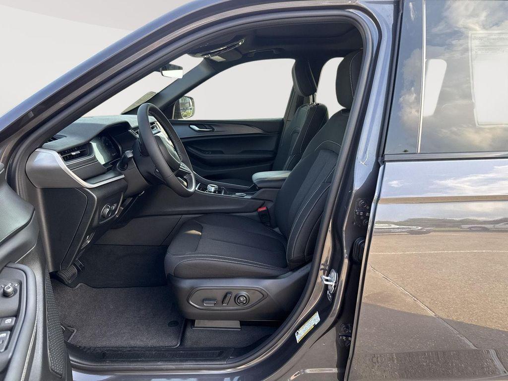 new 2025 Jeep Grand Cherokee L car, priced at $36,728