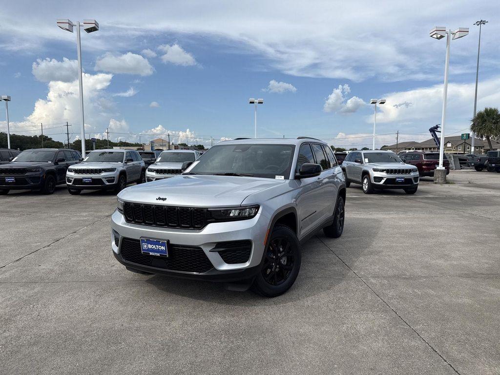 new 2025 Jeep Grand Cherokee car, priced at $33,662