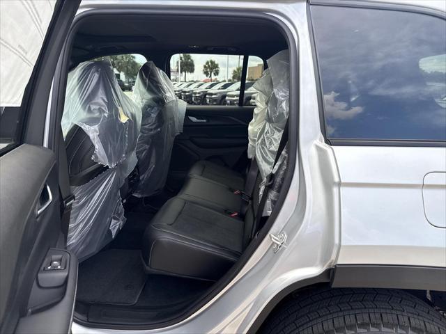 new 2025 Jeep Grand Cherokee car, priced at $39,012
