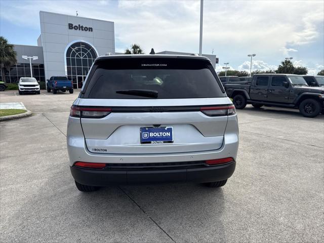 new 2025 Jeep Grand Cherokee car, priced at $39,012
