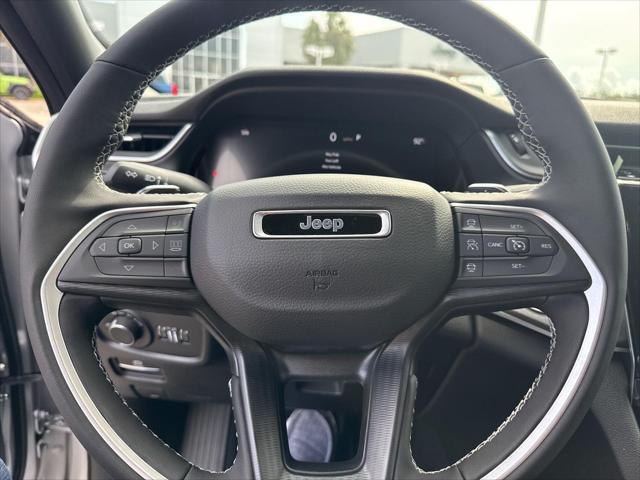 new 2025 Jeep Grand Cherokee car, priced at $39,012