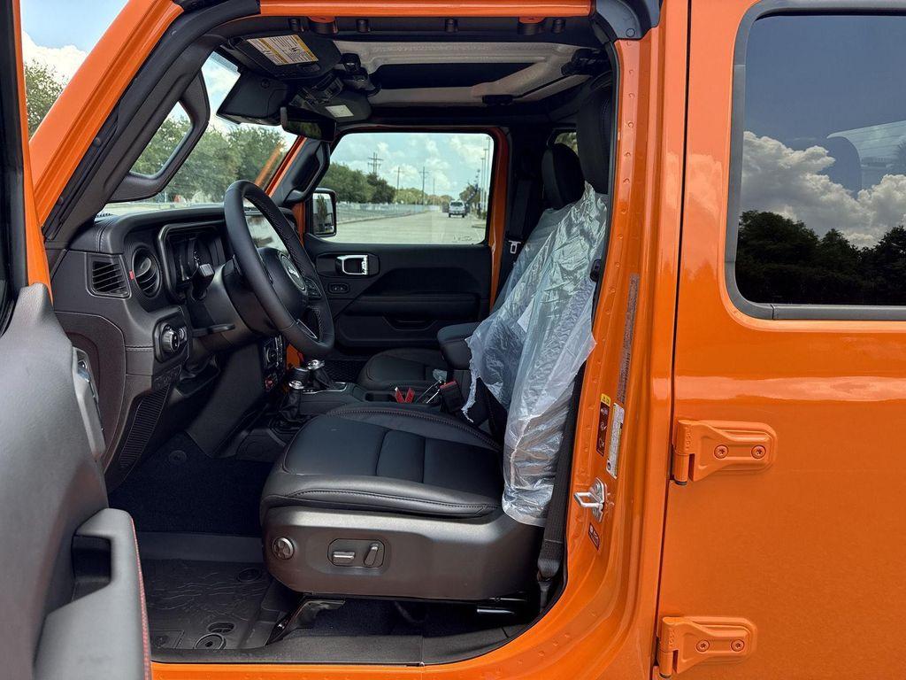 new 2025 Jeep Gladiator car, priced at $53,414