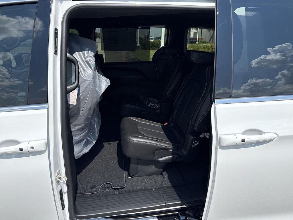 new 2026 Chrysler Pacifica car, priced at $38,835