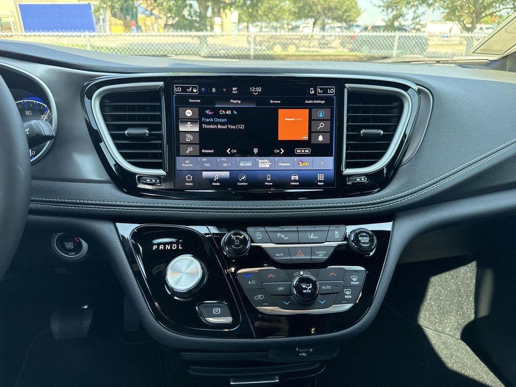 new 2026 Chrysler Pacifica car, priced at $39,038