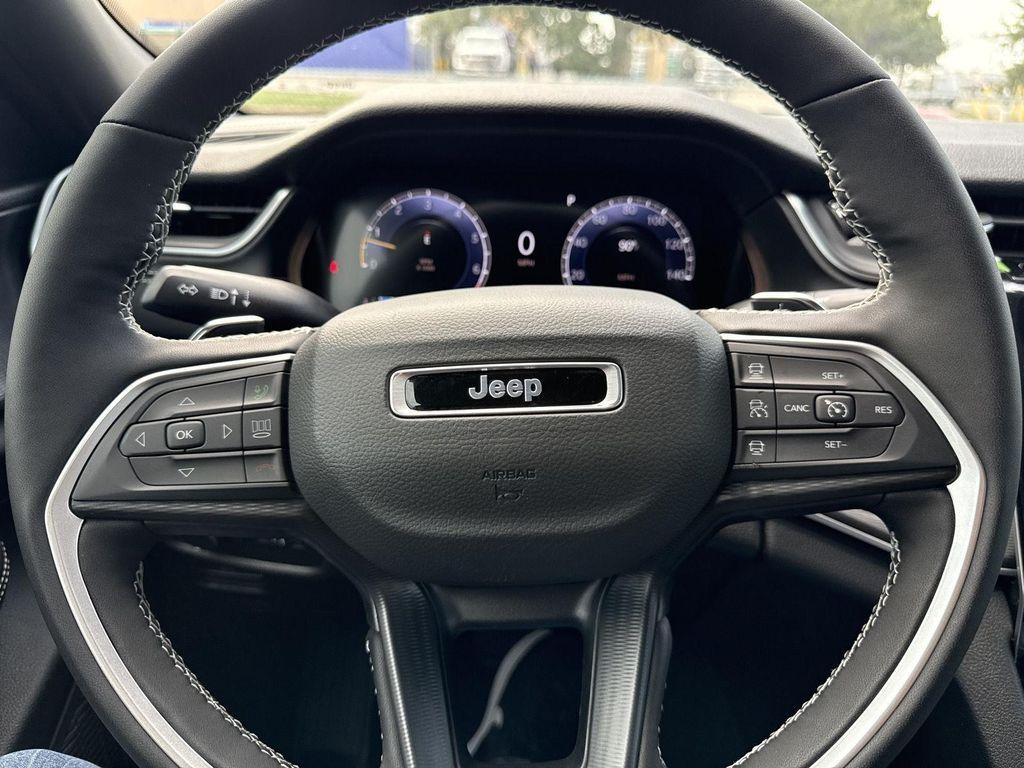 new 2025 Jeep Grand Cherokee L car, priced at $42,036