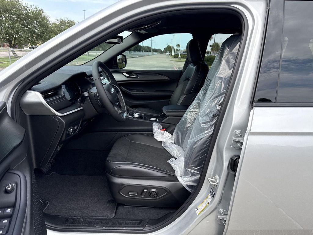 new 2025 Jeep Grand Cherokee L car, priced at $42,036