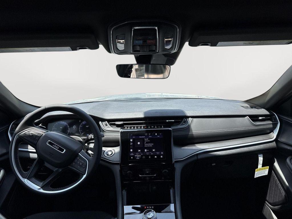 new 2025 Jeep Grand Cherokee car, priced at $32,348