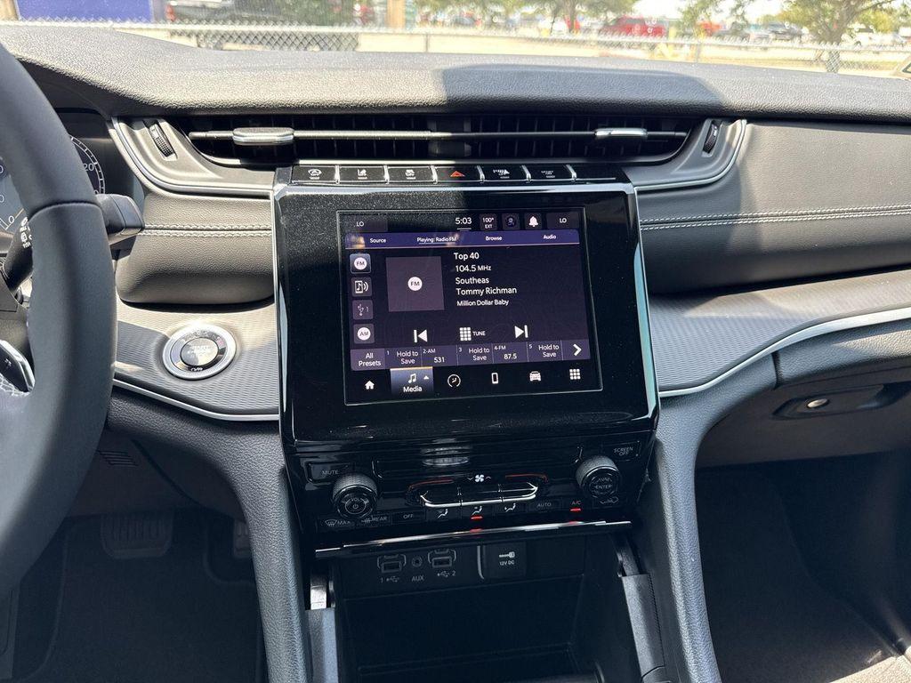new 2025 Jeep Grand Cherokee car, priced at $33,948
