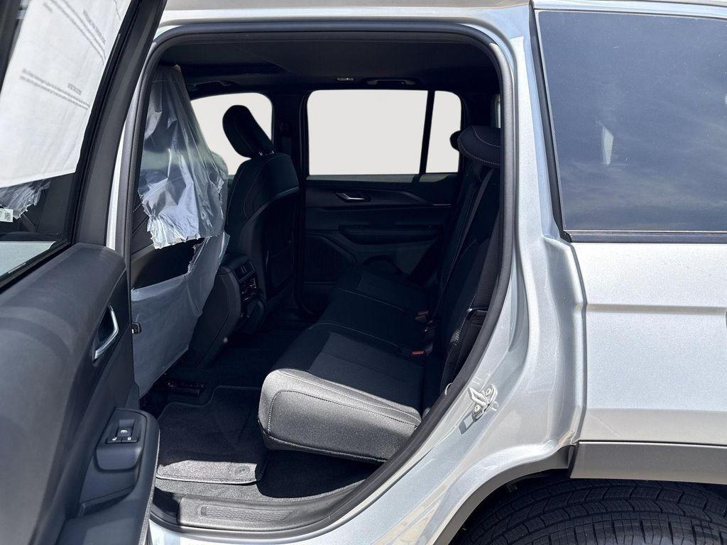 new 2025 Jeep Grand Cherokee car, priced at $32,348