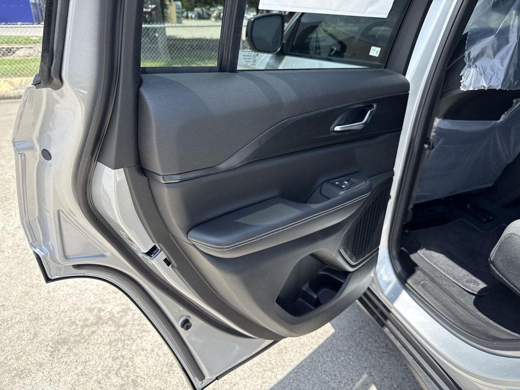 new 2025 Jeep Grand Cherokee car, priced at $33,948