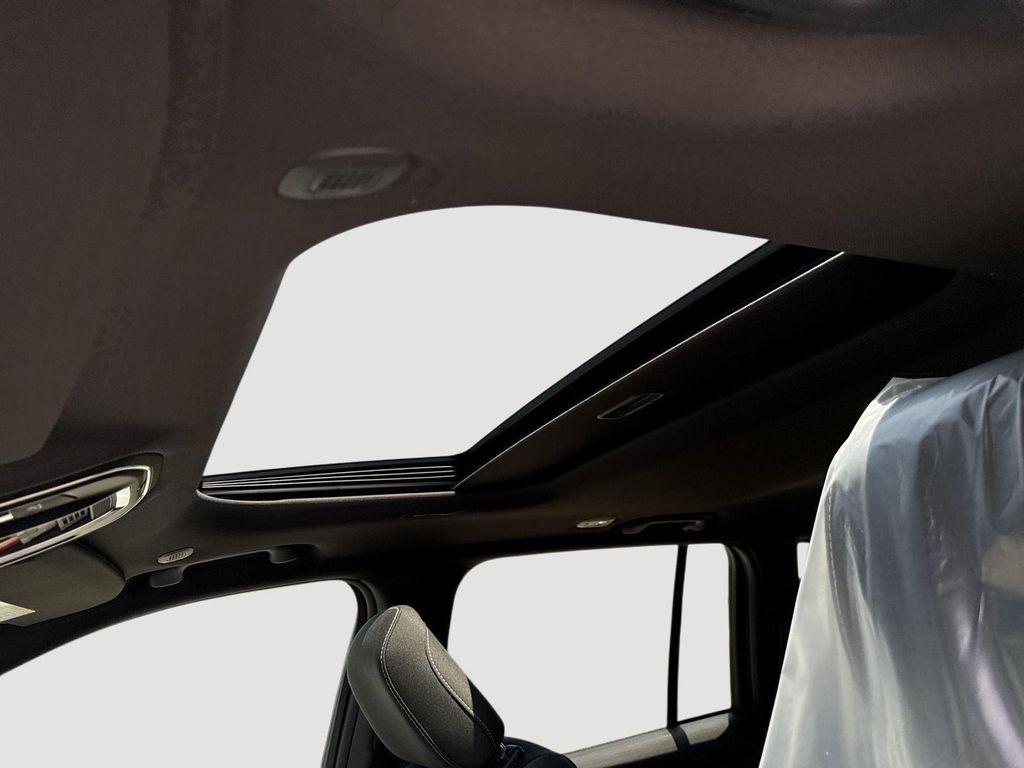 new 2025 Jeep Grand Cherokee car, priced at $32,348