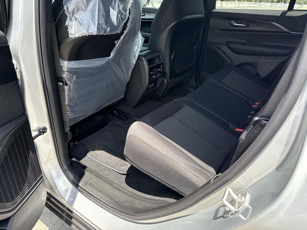 new 2025 Jeep Grand Cherokee car, priced at $33,948