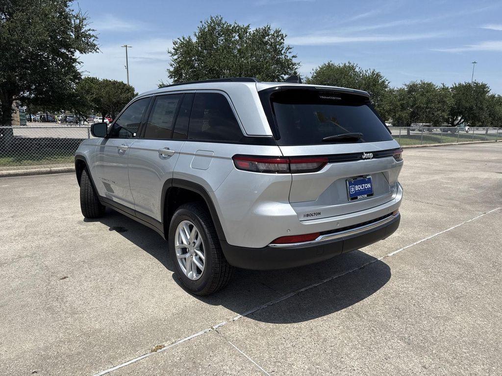 new 2025 Jeep Grand Cherokee car, priced at $33,948