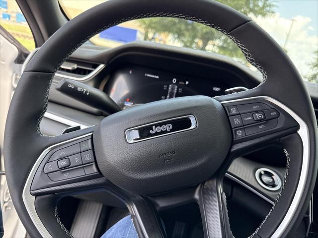new 2025 Jeep Grand Cherokee car, priced at $37,580