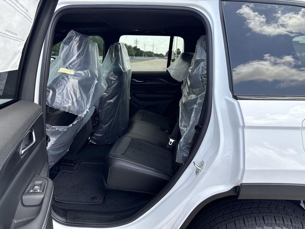 new 2025 Jeep Grand Cherokee car, priced at $31,830