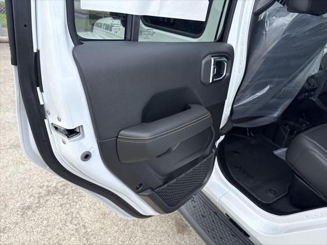 new 2025 Jeep Gladiator car, priced at $42,288