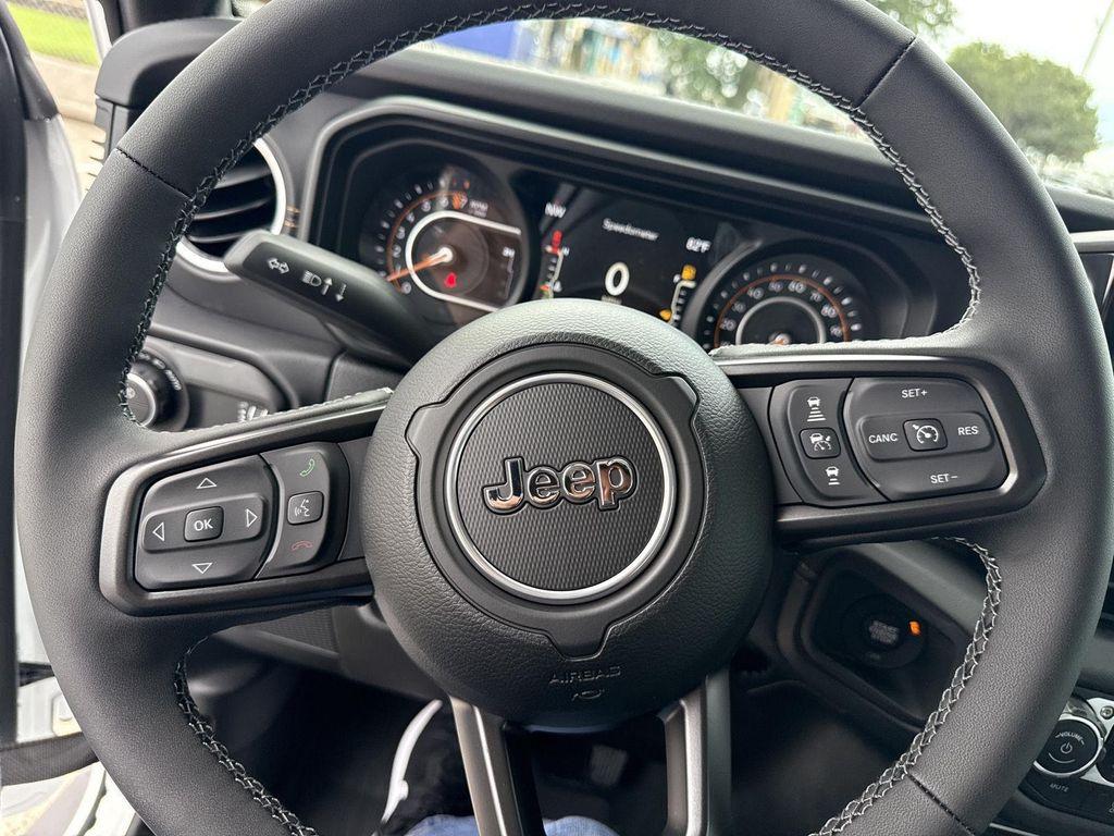 new 2025 Jeep Gladiator car, priced at $48,083