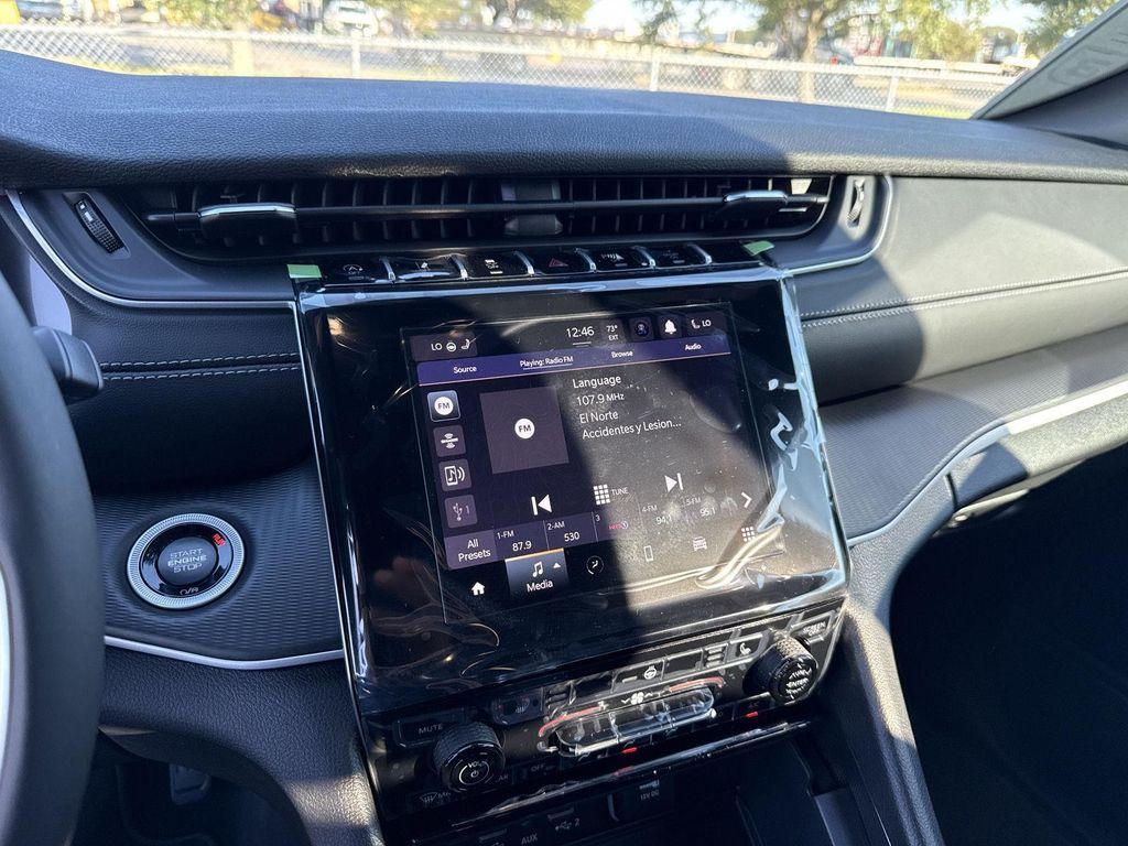 new 2025 Jeep Grand Cherokee L car, priced at $39,476