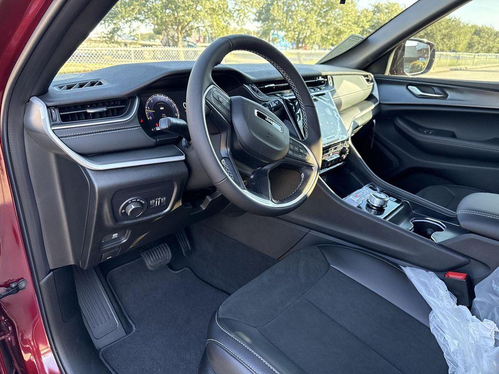 new 2025 Jeep Grand Cherokee L car, priced at $39,476