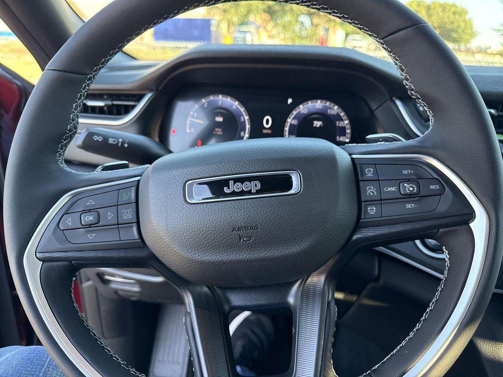 new 2025 Jeep Grand Cherokee L car, priced at $39,476