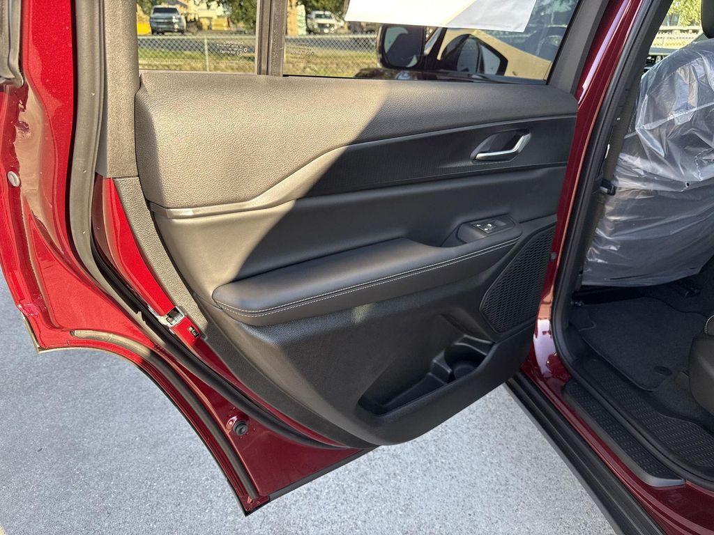 new 2025 Jeep Grand Cherokee L car, priced at $39,476