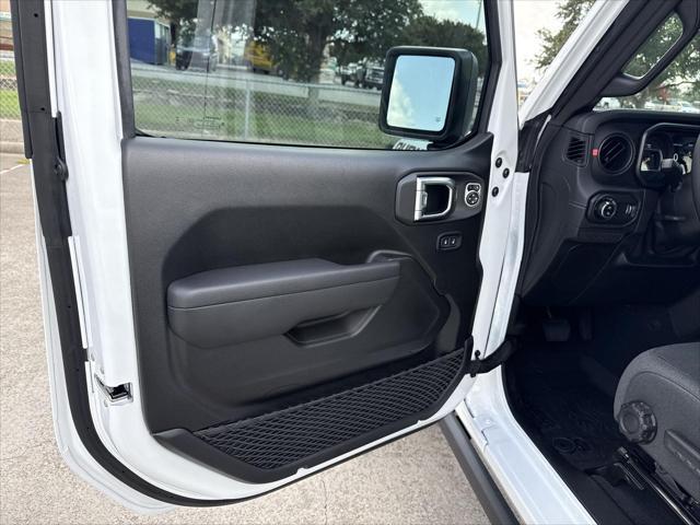 new 2025 Jeep Gladiator car, priced at $48,126