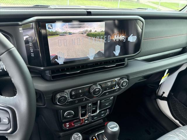new 2025 Jeep Gladiator car, priced at $48,126