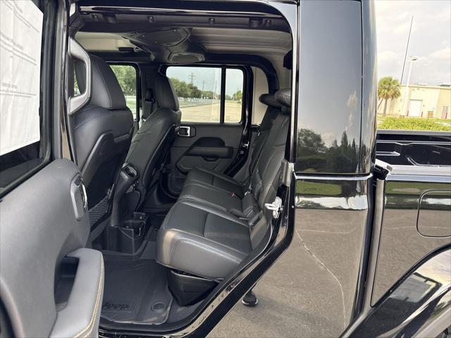new 2025 Jeep Gladiator car, priced at $39,453