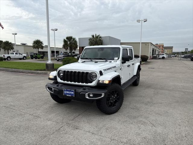 new 2025 Jeep Gladiator car, priced at $42,438