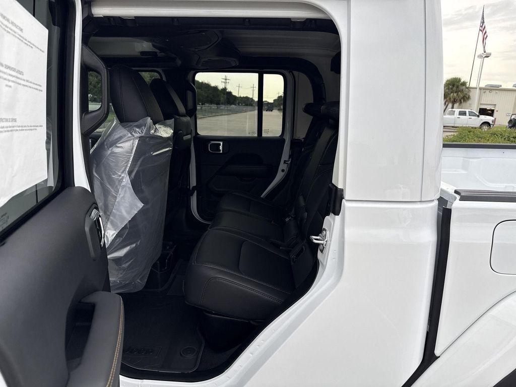 new 2025 Jeep Gladiator car, priced at $38,588