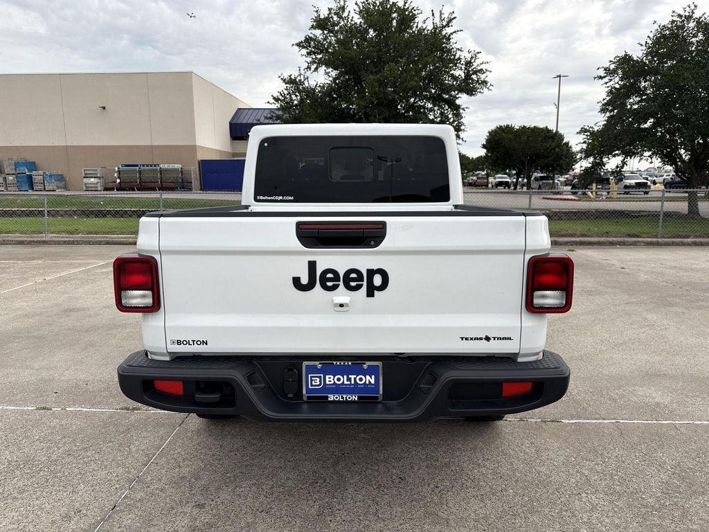 new 2025 Jeep Gladiator car, priced at $38,588