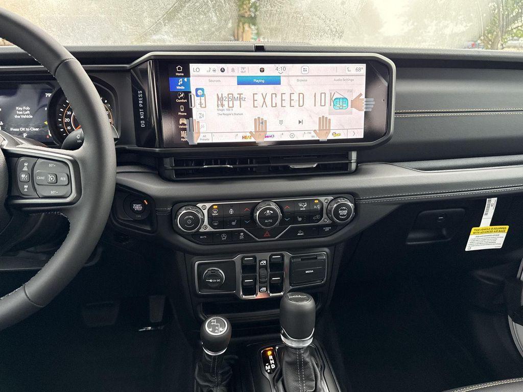 new 2025 Jeep Gladiator car, priced at $38,588
