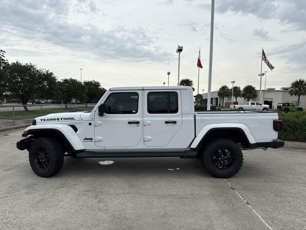 new 2025 Jeep Gladiator car, priced at $38,588