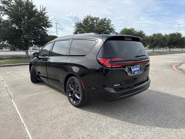 new 2025 Chrysler Pacifica car, priced at $47,564