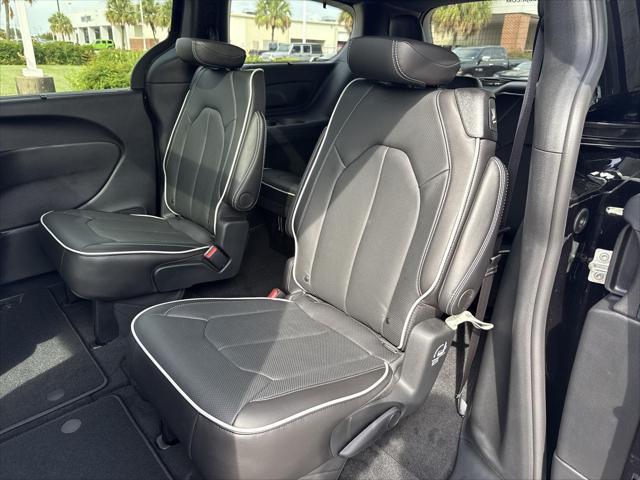 new 2025 Chrysler Pacifica car, priced at $47,564
