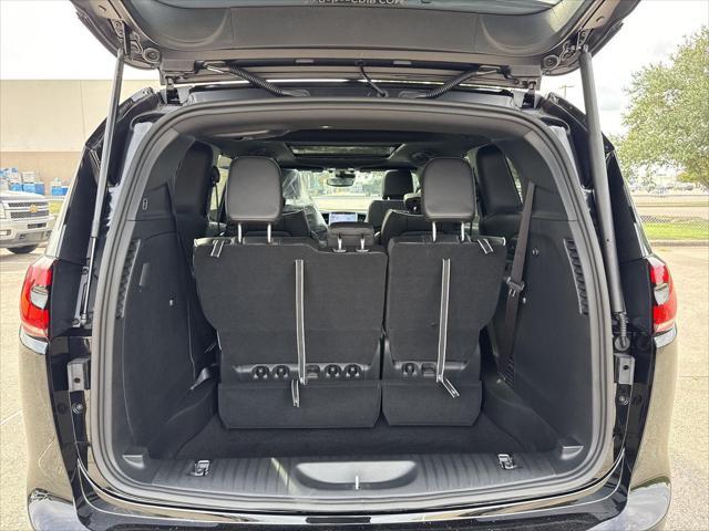 new 2025 Chrysler Pacifica car, priced at $47,564