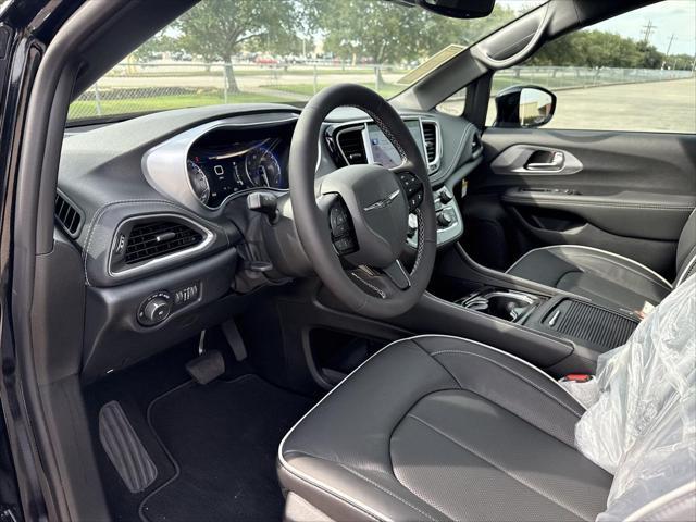 new 2025 Chrysler Pacifica car, priced at $47,564