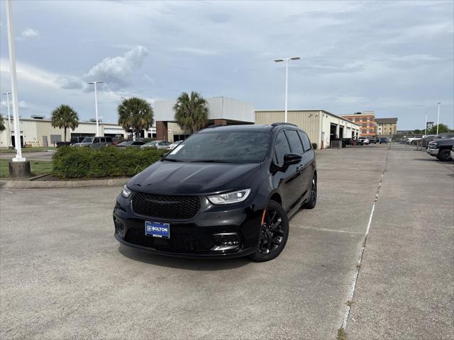 new 2025 Chrysler Pacifica car, priced at $47,564