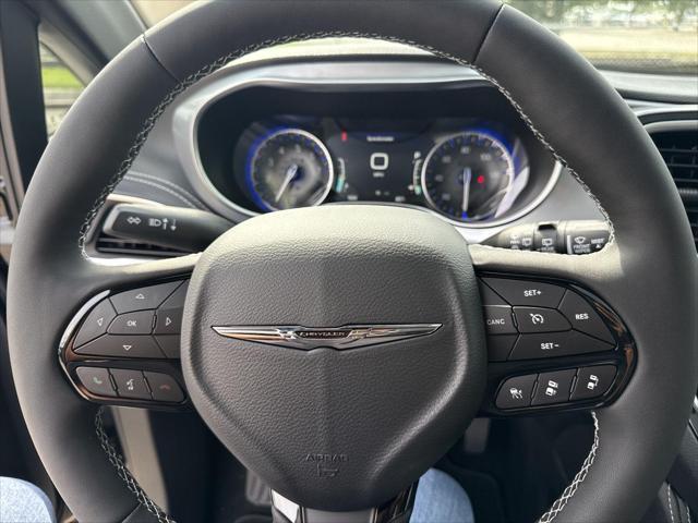 new 2025 Chrysler Pacifica car, priced at $47,564
