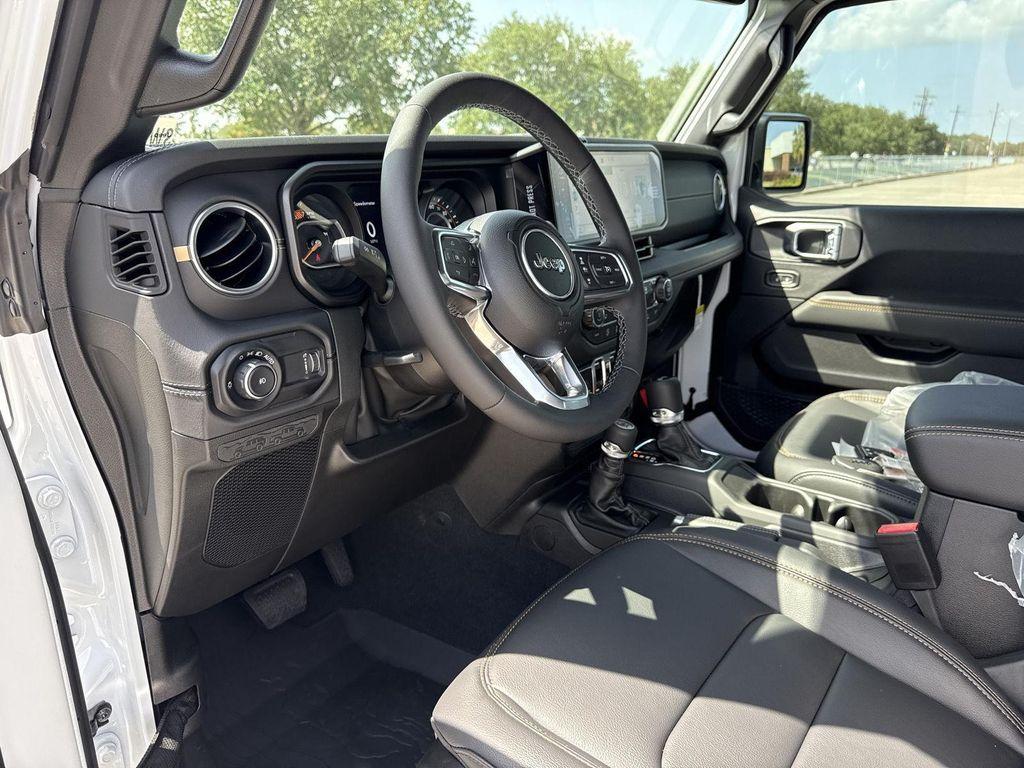 new 2025 Jeep Wrangler car, priced at $53,721