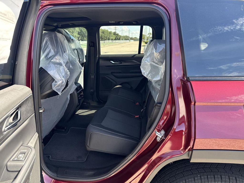 new 2025 Jeep Grand Cherokee car, priced at $35,308