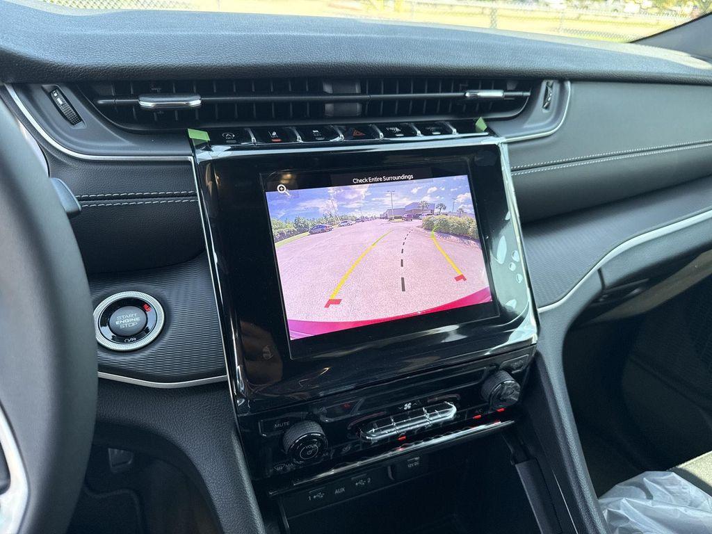 new 2025 Jeep Grand Cherokee car, priced at $35,308