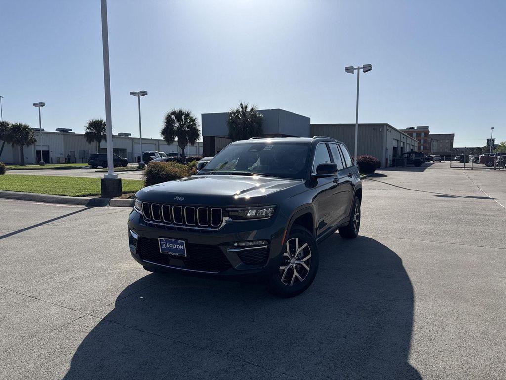 new 2025 Jeep Grand Cherokee car, priced at $34,885