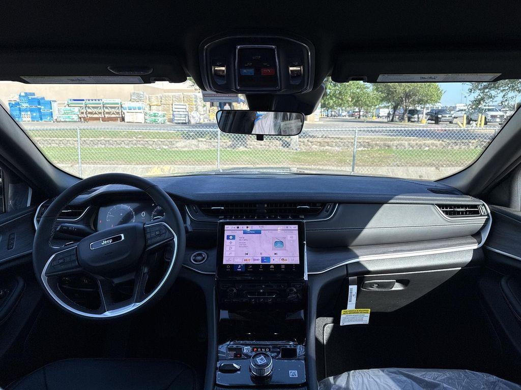 new 2025 Jeep Grand Cherokee car, priced at $34,885