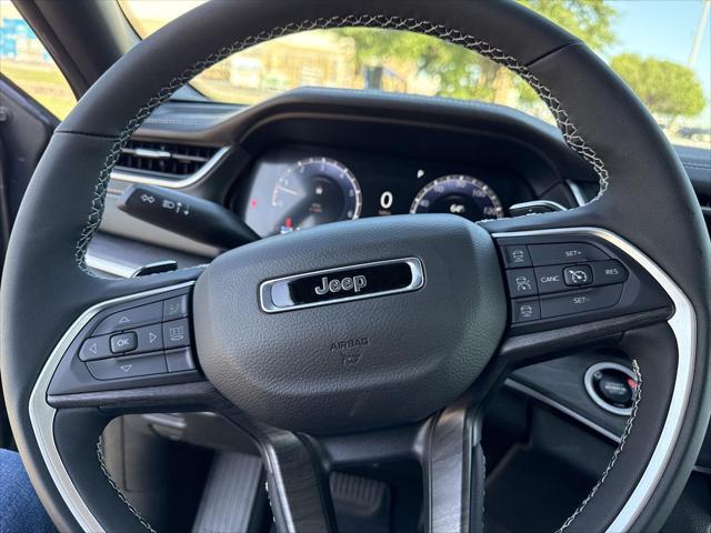 new 2025 Jeep Grand Cherokee car, priced at $40,235