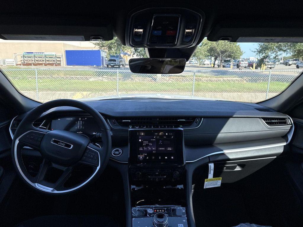new 2025 Jeep Grand Cherokee car, priced at $36,730