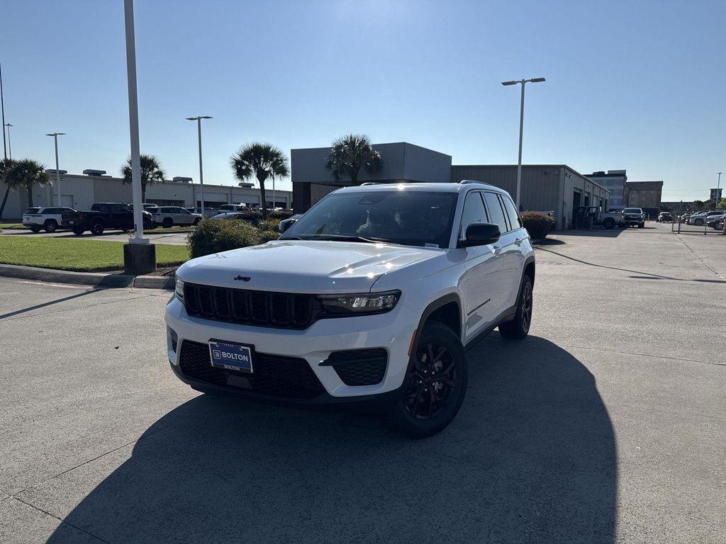 new 2025 Jeep Grand Cherokee car, priced at $36,730