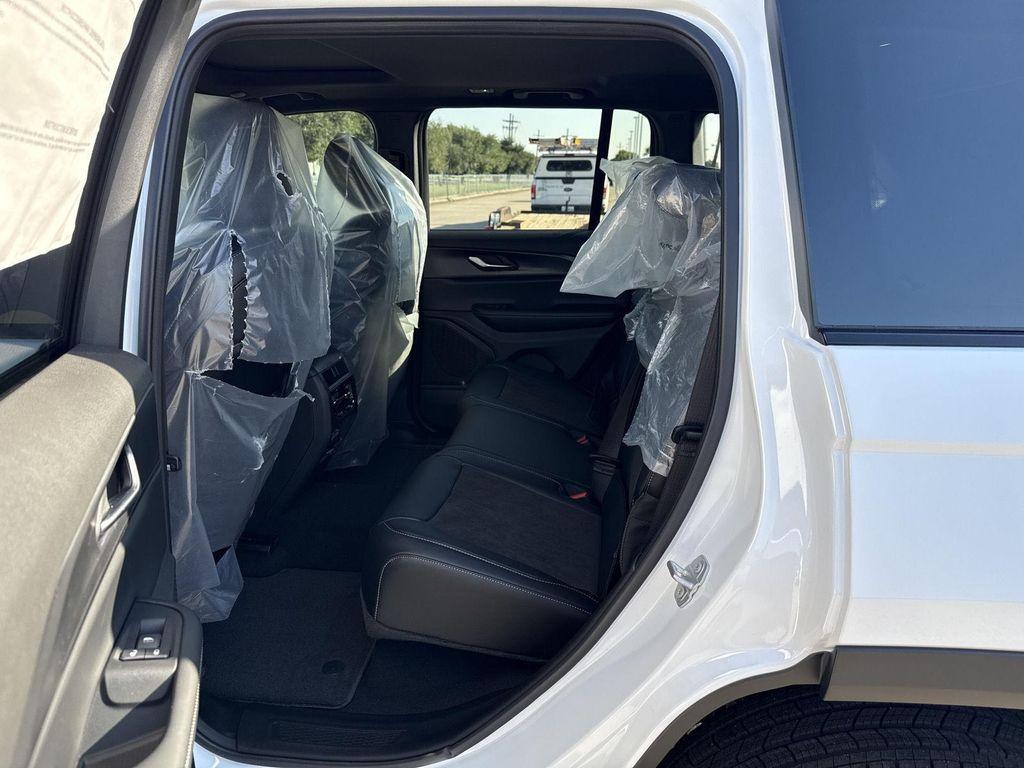 new 2025 Jeep Grand Cherokee car, priced at $36,730