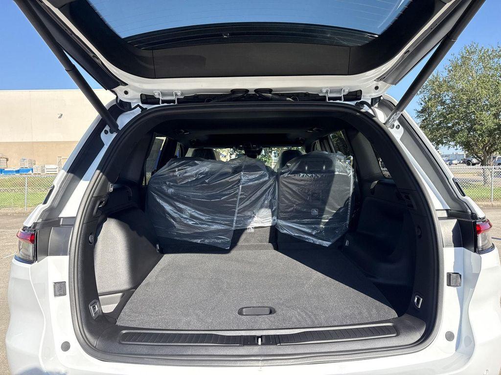 new 2025 Jeep Grand Cherokee car, priced at $36,730